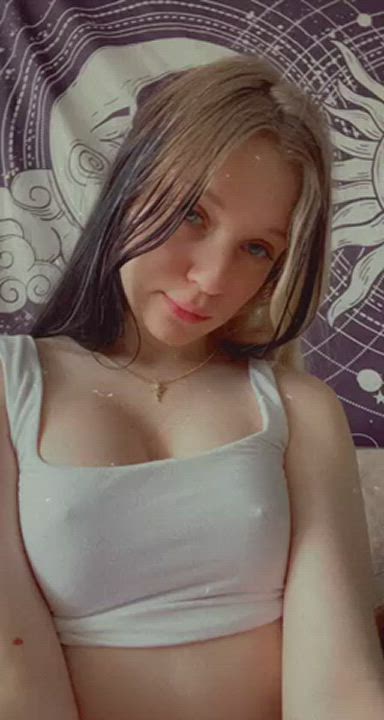 Playing with my 18 year old titties 😋💗