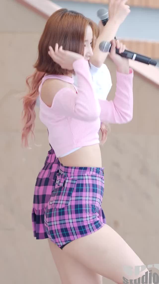 Momoland - Yeonwoo 190525 7