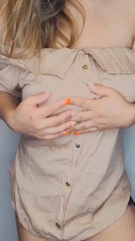 Reverse titty drop to start your day? 😆