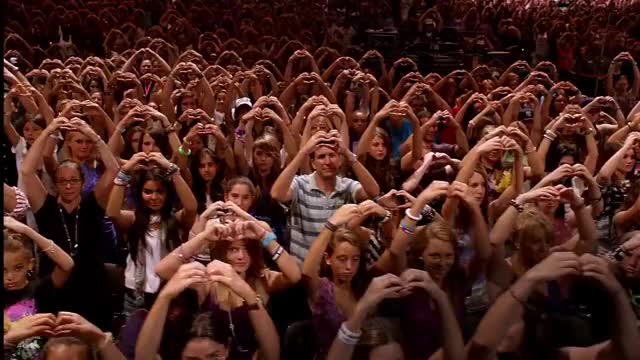 Justin Bieber - Never Say Never ft. Jaden Smith (From The Original Motion Picture)