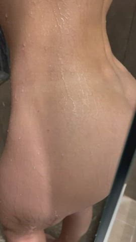 I need a hand in the bath
