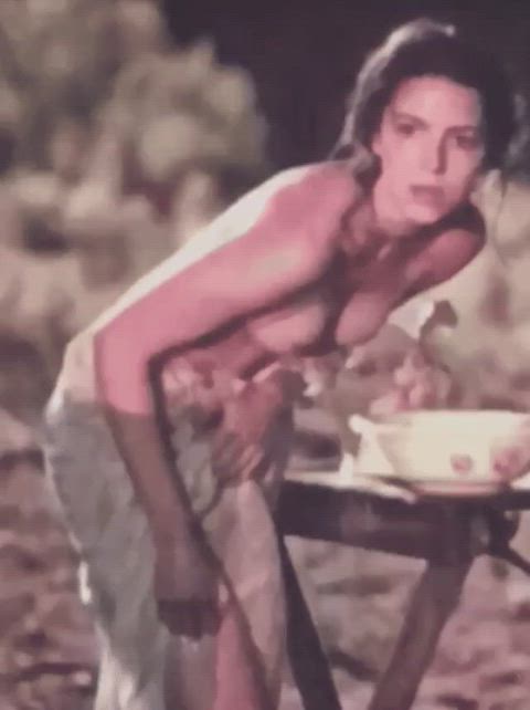 actress boobs nude gif