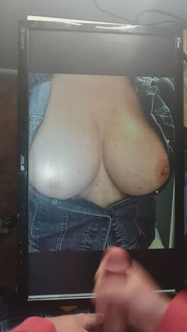 This Redditor wanted to see herself covered in my nut