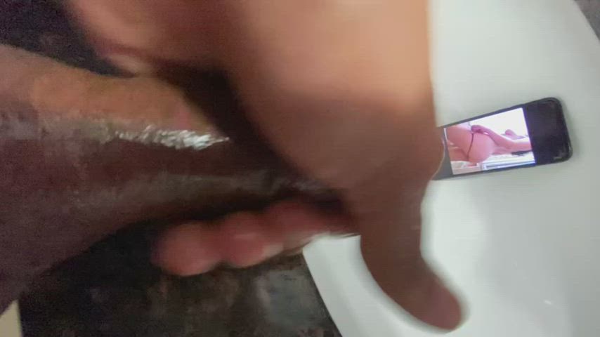Offering Cum tributes (only doing one a week so I’ll pick the hottest girl from