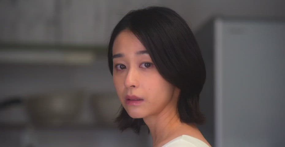 Asian Girls Kiss Kissing Hotwife Japanese r/JapaneseKissing gif