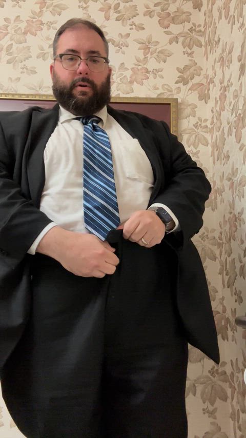 big big balls dad daddy jock pee peeing piss pissing male-pissing gif