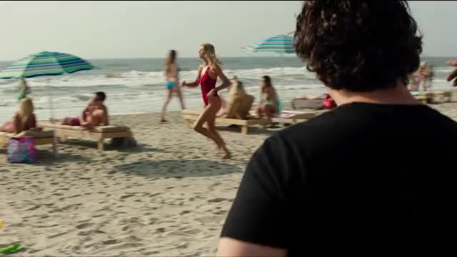 Kelly Rohrbach - Baywatch - backstory close-up while giving Heimlich, with full scene