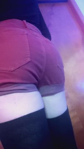 you wanna watch me get undressed?