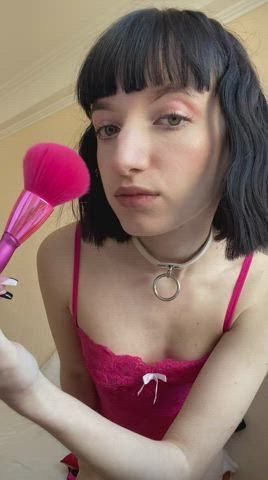 I do makeup with bare tits so you can always see them