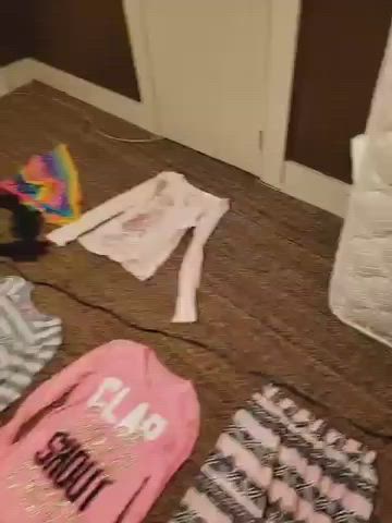 When your sisters clothes all go missing but you tell them you have no idea 🤷‍♂️