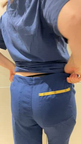 Let this med studen check your vitals [f]23