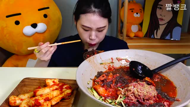 프란_육회냉면 세 그릇같은 한 그릇 먹방-5