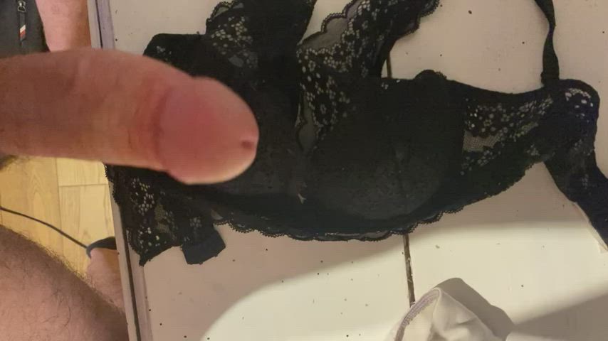 Cum on bra