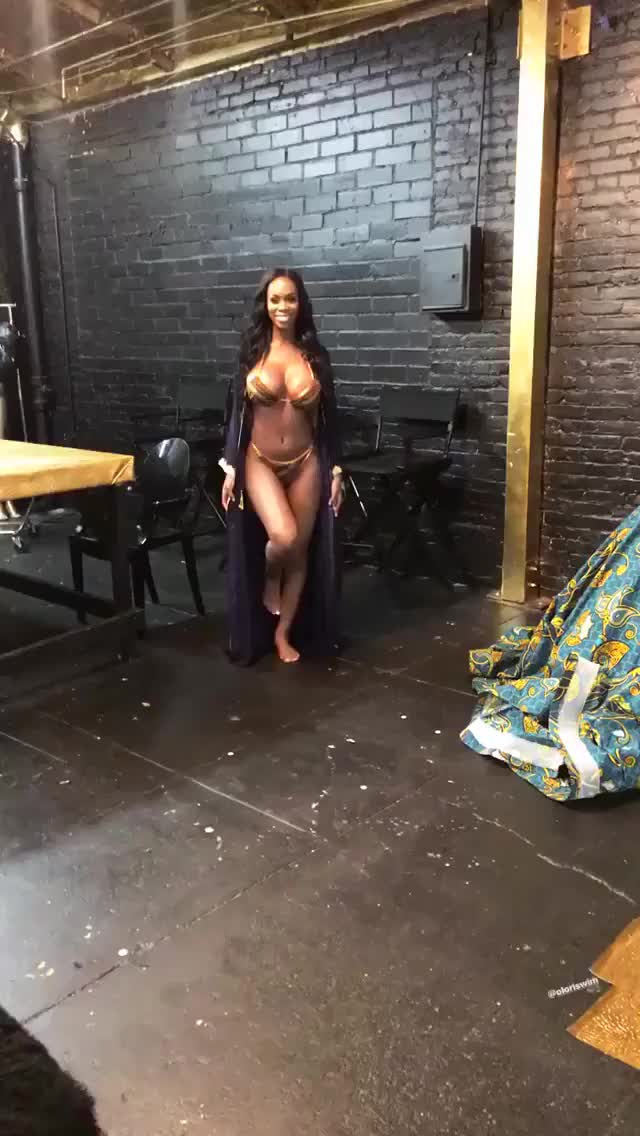 Lexxi Marie Working It