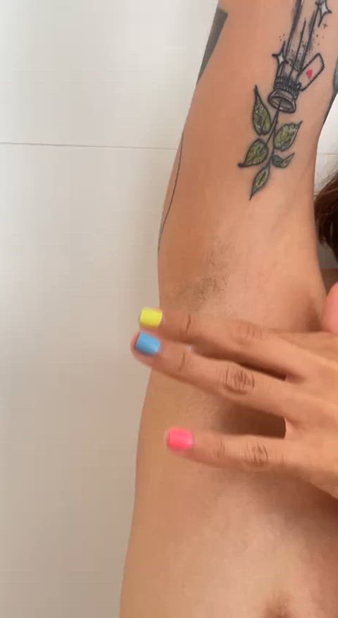 Do u like my nails?)