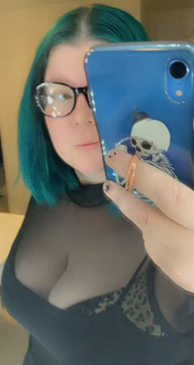 Do you think I’m a milf? 🤷🏻‍♀️