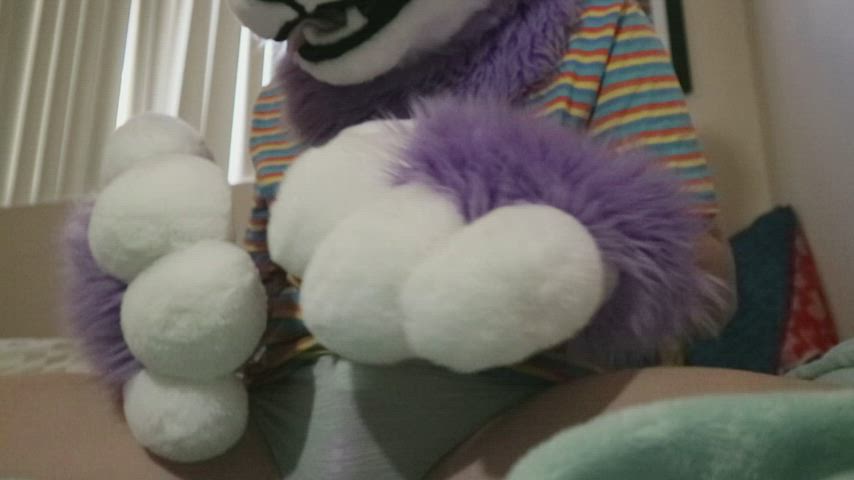 I would love for someone to use a vibrator on me ;3🥴