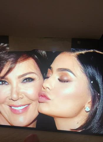 Double facial on Kylie + Kris