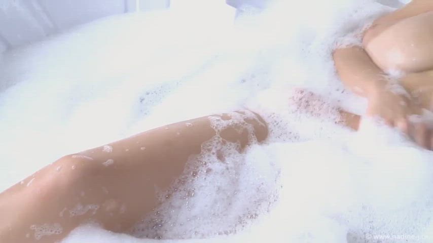 bathroom bathtub big tits boobs milf redhead tits bigtits girls-showering gif
