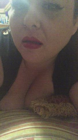 bbw huge tits lips lipstick long hair pierced gif