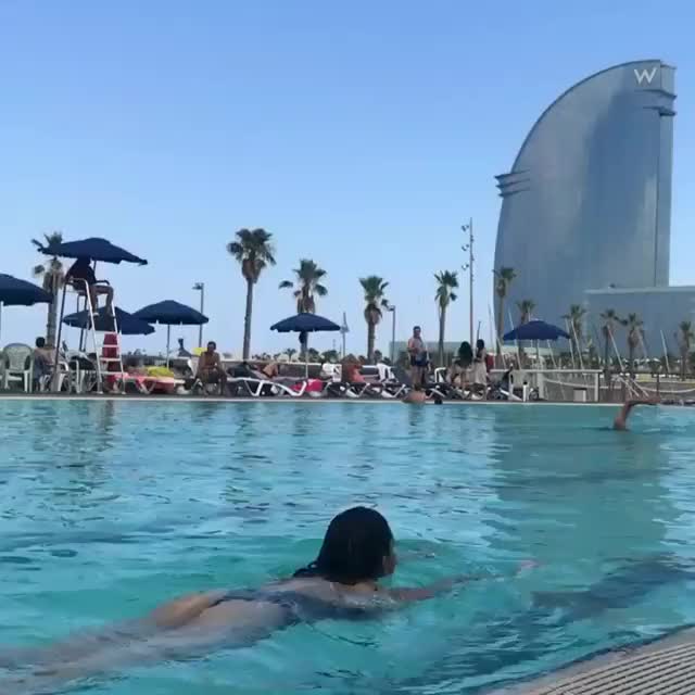 Sanna Swimming