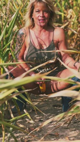 I’m willing to bet you’ve never seen this before 🌽💦💦😂