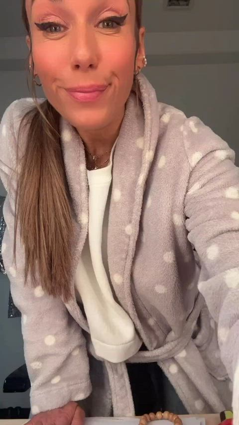 celebrity clothed vlog gif