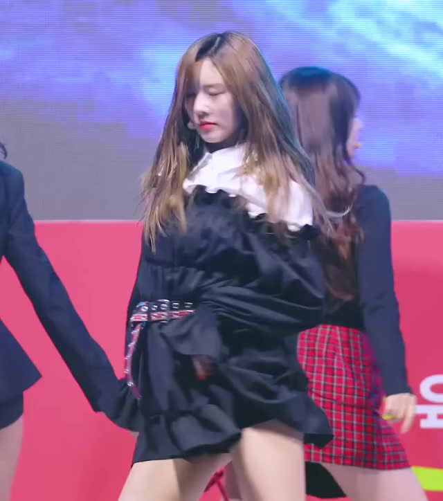 138. Dreamcatcher - Yoohyeon