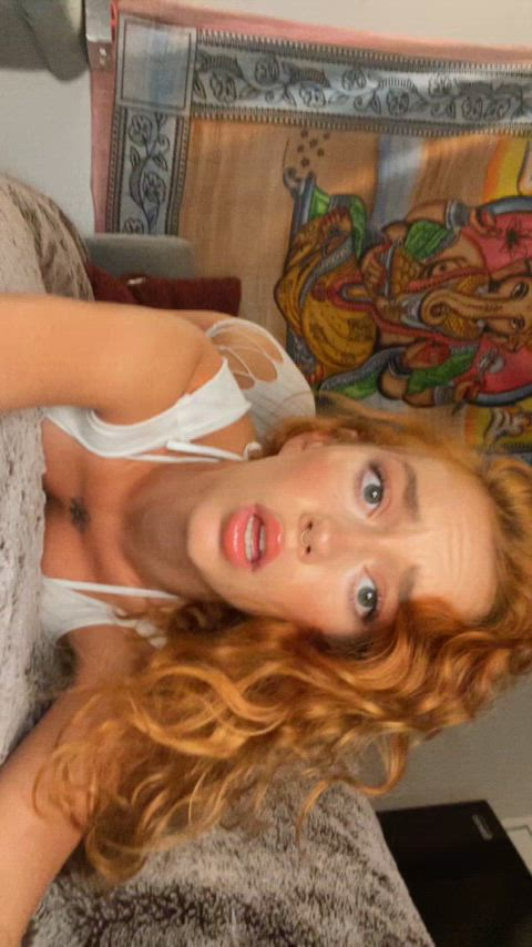 amateur babe big tits boobs cleavage cute onlyfans redhead sexy tits amateur-girls