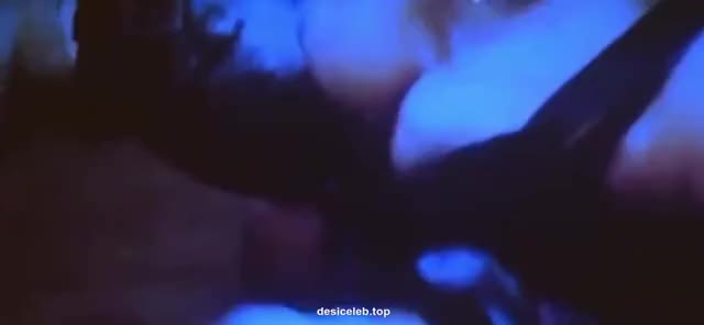 #SanaKhan #boobs #navel #SareeHot #actress