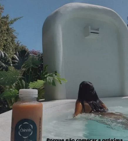 big ass bikini portuguese gif