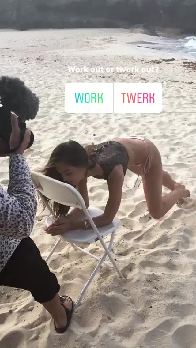 Alexis Ren