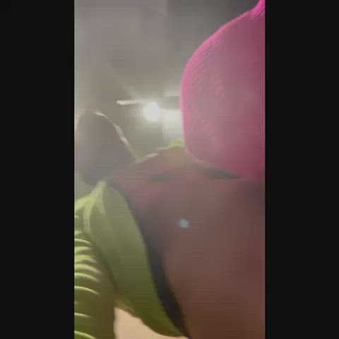 Who else wants to give me a brojob at the gym?