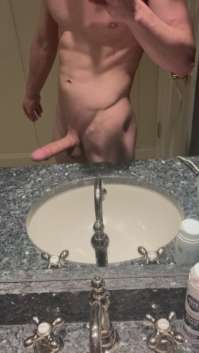 A big dick and beautiful abs 😈