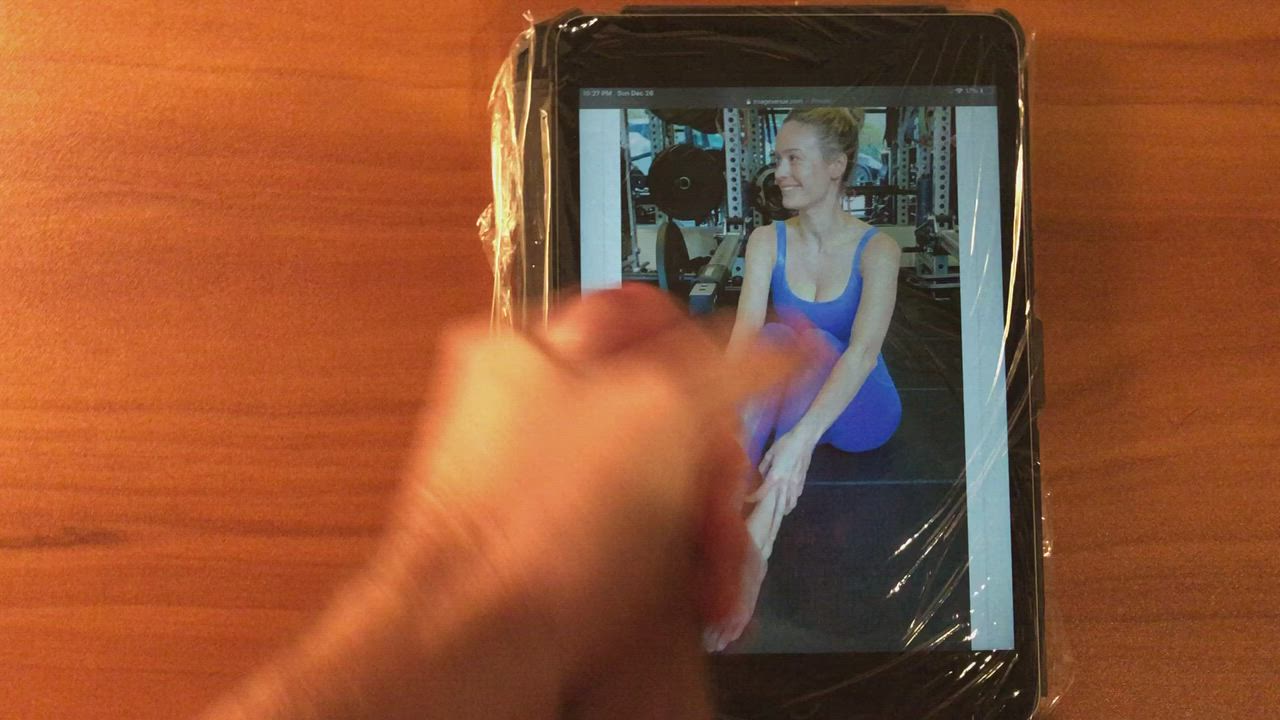 Brie Larson offering her feet, hands, and cleavage for a nice cum bath.