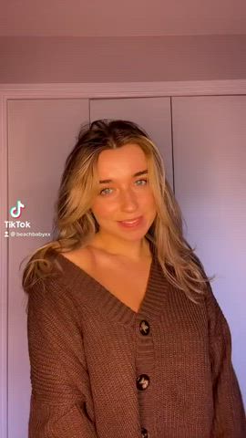 Hot TikTok Girl