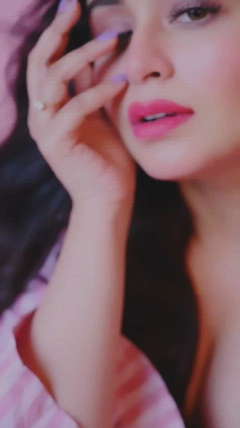 Ritabhari Chakraborty এই রূপ দেখে কে কন্ট্রোল