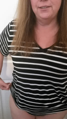 A panty flash for you!