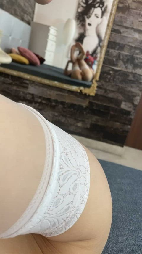 Do any guys really think tits this small are sexier than big ones? 🤔