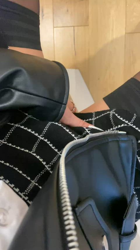 ass brunette onlyfans gif