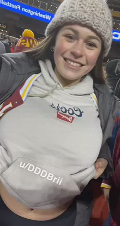 Guys in front of me said I wouldn’t pull my tits out…..😜 (f)
