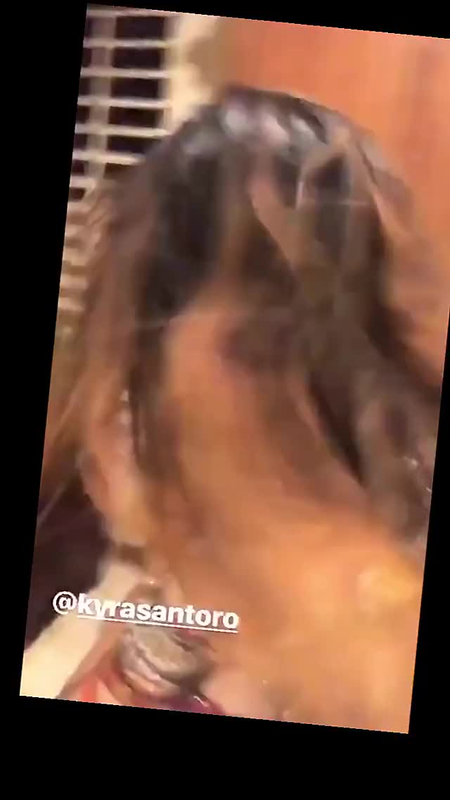 Bella Thorne gif