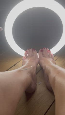 Sinister foot rub…..[oc]