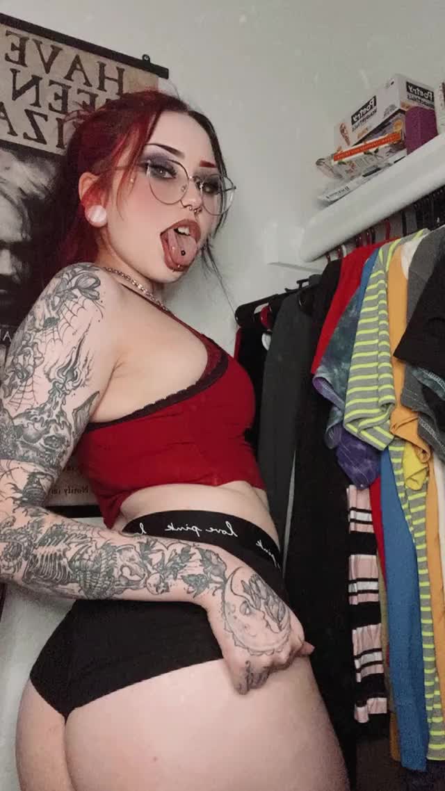 Wish I had someone to spoil this little booty /.\