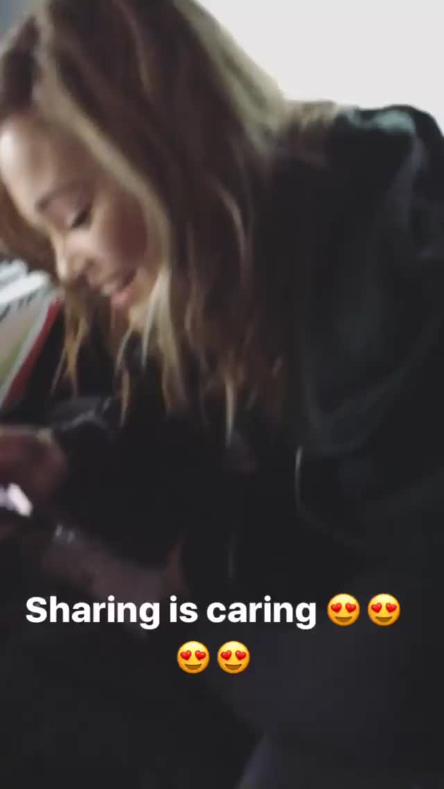 Olivia Holt gif