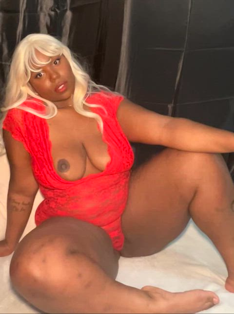 bbw boobs nsfw natural tits nipples teasing thick curvy-chicks ebony-girls gif