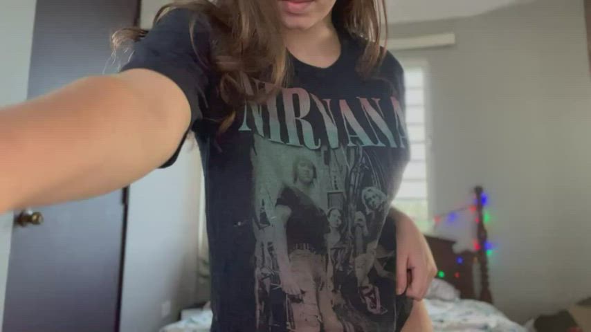 amateur big tits boobs brunette college natural tits nipples onlyfans gif