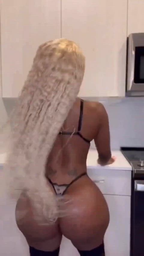 One of the best clappers! 🤪🍑