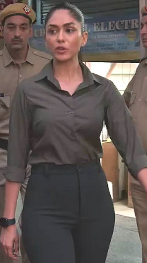 Mrunal Thakur in Gumraah... What a damn peacy busty ass figure of this gaand raani...