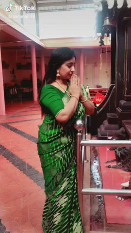 Aunty Indian MILF Saree gif